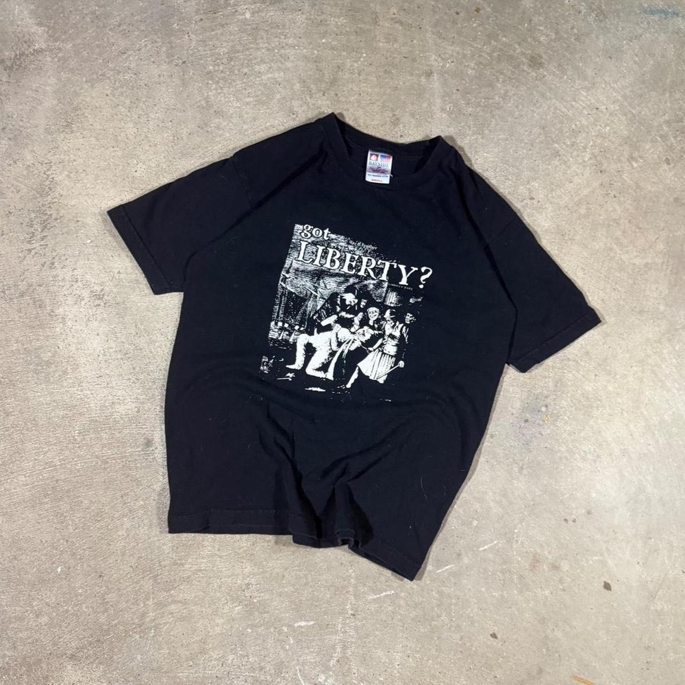 Vintage Y2K obscure black and white liberty art graphic t shirt Size S